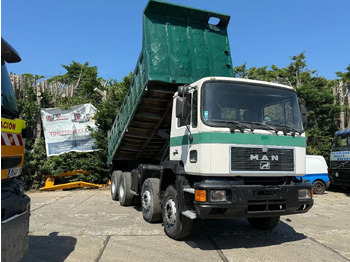 Camión volquete MAN 35.372