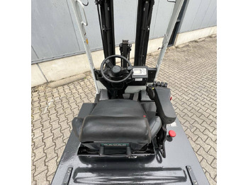 Carretilla elevadora eléctrica Unicarriers ET16 (AG1N12L16Q): foto 3