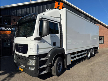 Camión caja cerrada MAN TGS 26.320