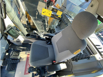 Excavadora de cadenas Volvo ECR145: foto 3
