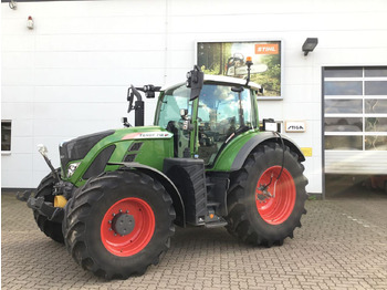 Tractor FENDT 718 Vario