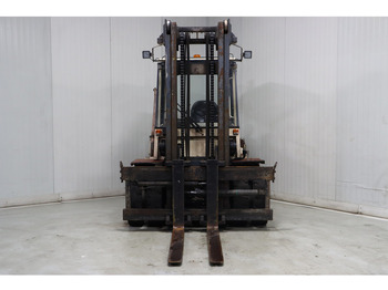 Carretilla elevadora diésel Nissan VF05H70U: foto 3