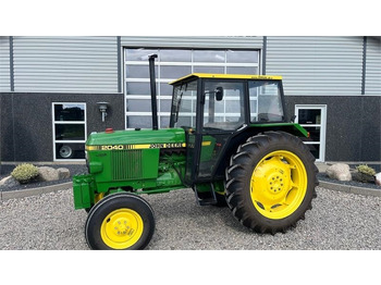 Tractor JOHN DEERE 2040