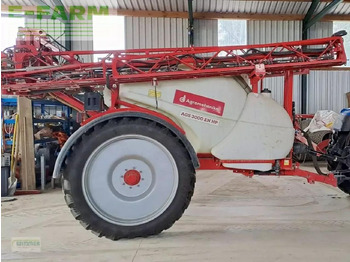 Pulverizador arrastrado AGROMEHANIKA