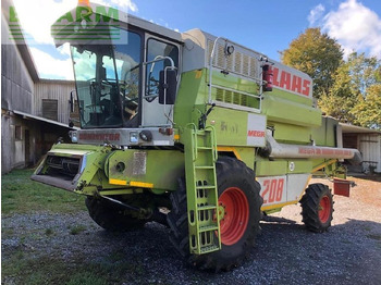 Cosechadora de granos CLAAS Mega