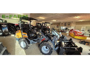 Miniexcavadora Giant g2700 hd: foto 3