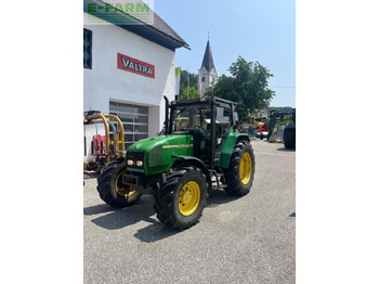 Tractor JOHN DEERE