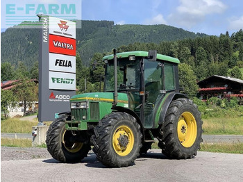 Tractor JOHN DEERE