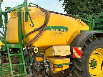 Pulverizador arrastrado JOHN DEERE