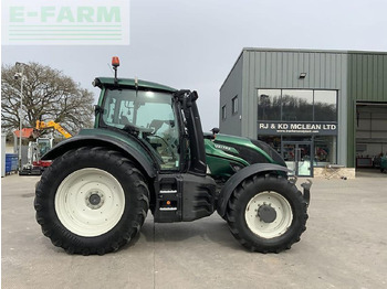 Tractor VALTRA T214