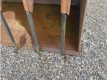 Equipo para silos Kirk SILOSKOVL MED VOLVOBESLAG: foto 3 Equipo para silos Kirk SILOSKOVL MED VOLVOBESLAG: foto 3