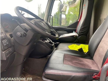 Camión RENAULT FOURGON HAYON D12 - 2017 - 300 000km: foto 2