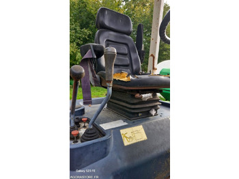 Cargadora Chargeuse KUBOTA R520: foto 3