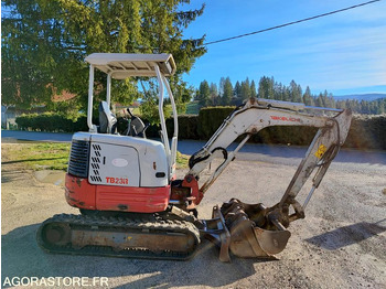 Excavadora TAKEUCHI TB23R