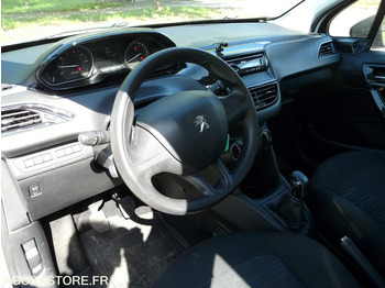 Coche PEUGEOT 208 DX207CZ: foto 5