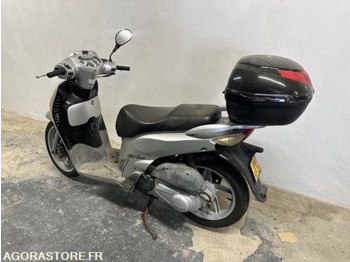 Motocicleta HONDA