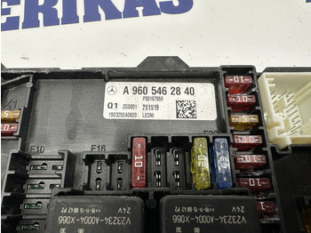 Sistema eléctrico para Camión Mercedes-Benz SAM fuse box: foto 3
