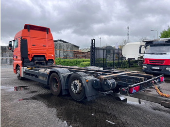 Camión portacontenedore/ Intercambiable MAN TGX 26.440 XLX 6X2 EURO 5 - BDF CHASSIS + RETARDER: foto 5