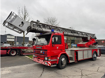 Camión de bomberos SCANIA P82