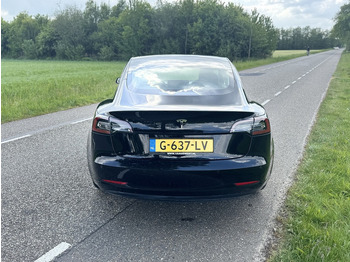 Sedan Tesla Model 3: foto 5