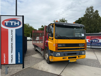 Camión portavehículos DAF 65 210