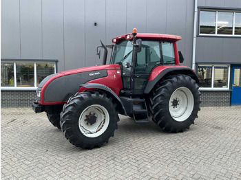 Tractor VALTRA T120