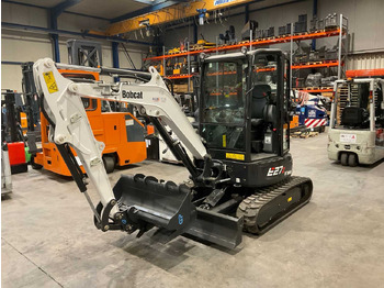 Miniexcavadora BOBCAT E27