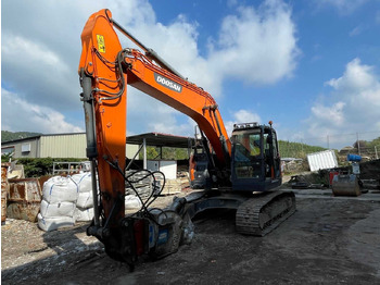 Excavadora de cadenas DOOSAN DX235LCR