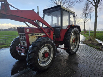 Tractor INTERNATIONAL