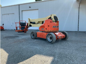 Plataforma elevadora JLG E450AJ