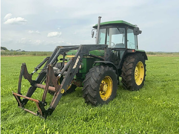 Tractor JOHN DEERE 2040