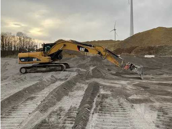 Excavadora de cadenas Komatsu 323D: foto 2