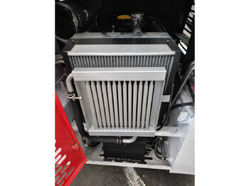 Minicargadora de cadenas LADYS - 2025 - LA670 - SKID STEER LOADER: foto 4