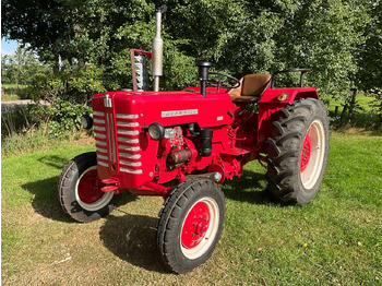 Tractor McCORMICK