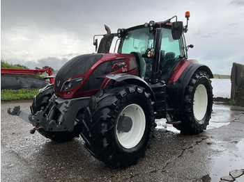 Tractor VALTRA T214
