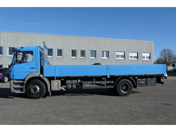 Camión caja abierta Mercedes-Benz 1824 L Axor 4x2, 3. Sitz, AHK, Gerüstbau, Klima Mercedes-Benz 1824 L Axor 4x2, 3. Sitz, AHK, Gerüstbau, Klima: foto 2