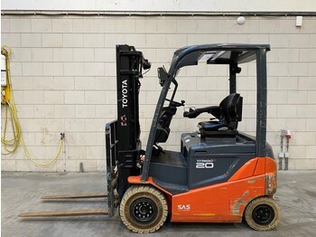 Carretilla elevadora eléctrica TOYOTA