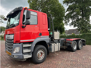 Camión caja cerrada DAF CF