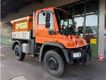 Vehículo municipal UNIMOG U400