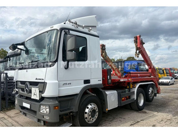 Camión portacontenedor de cadenas MERCEDES-BENZ Actros 2541