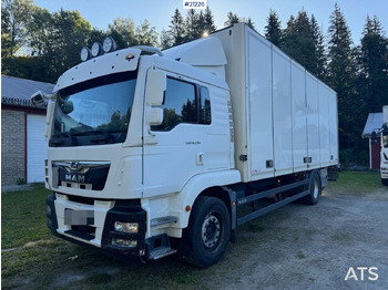 Camión caja cerrada MAN TGM