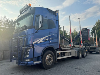 Camión forestal VOLVO FH 750