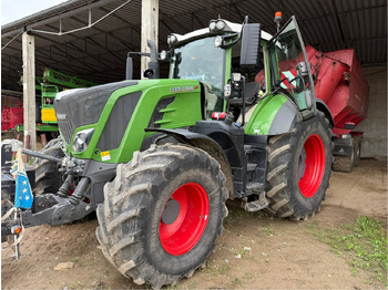 Tractor FENDT 828 Vario