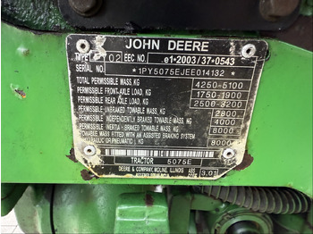 Tractor John Deere 5075E: foto 2