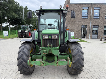 Tractor John Deere 5075E: foto 4