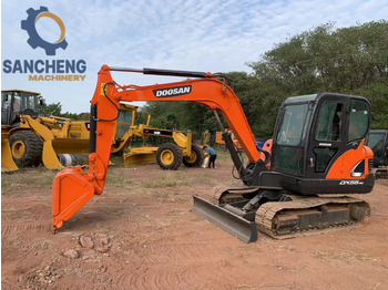 Excavadora DOOSAN DX55: foto 4