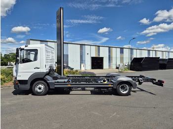 Camión chasis nuevo Mercedes-Benz Atego 818 L Fahrgestell, 6 Stück vorhanden: foto 3