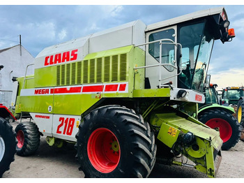 Cosechadora de granos CLAAS Mega