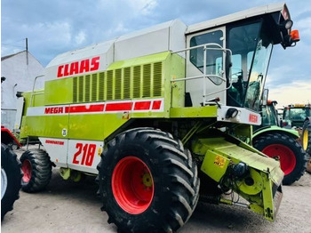 Cosechadora de granos CLAAS Mega