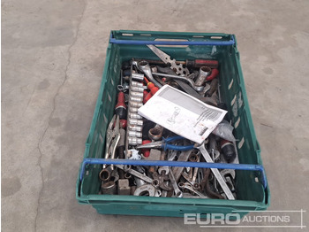 Equipo de taller Crate of Misc Tool, Spanner, Screwdrivers etc: foto 2